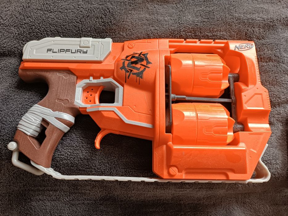 Нерфи, пістолети, бластери