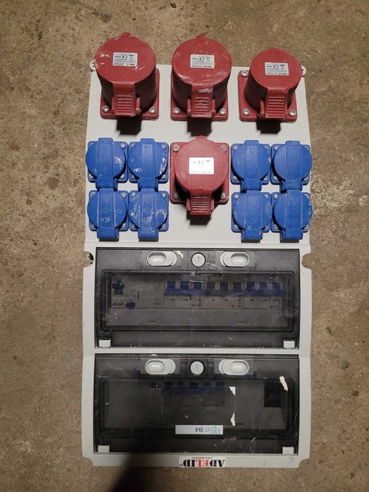 Rozdzielnica budowlana Rbetka RSX 2x 32A 2x 16A 5P,8x 230Vz różnicówką