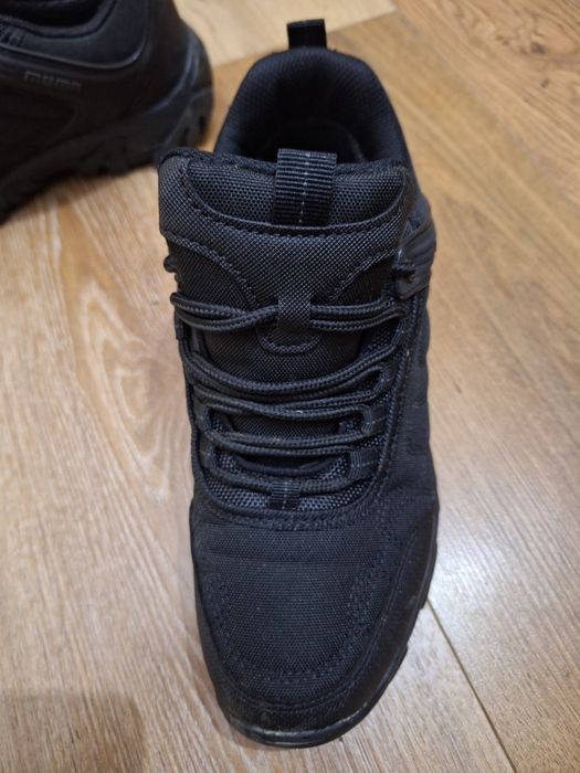 Водо відштовхуючі термо кросівки