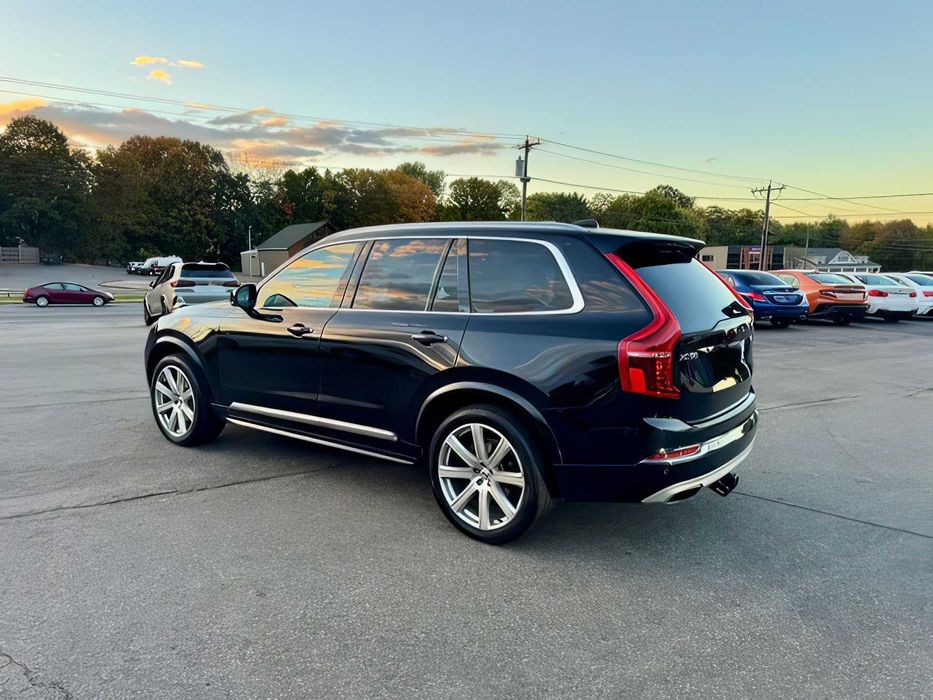 Volvo XC90      2019