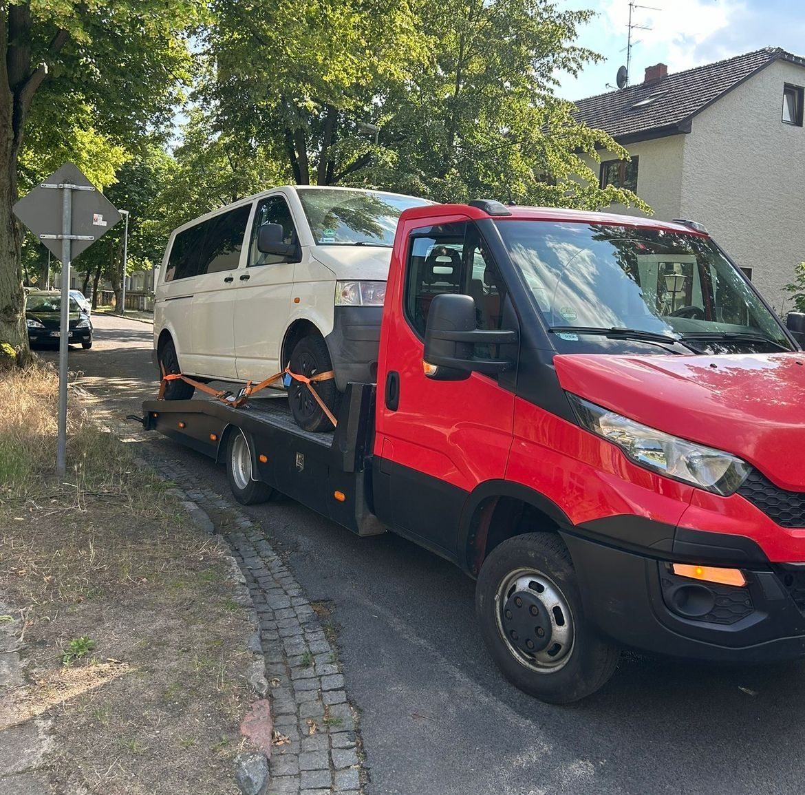 Laweta Iveco 35C13 2.3 Diesel 125 km 2016 rok