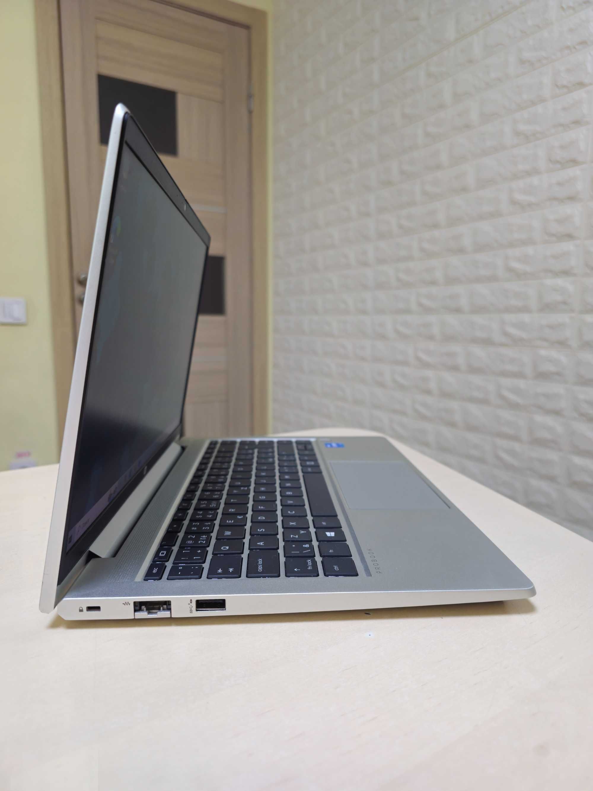 Ноутбук HP440 G8 14" IntelCore I5-11 процесор /16Gb/SSD 256Gb/Iris Xe