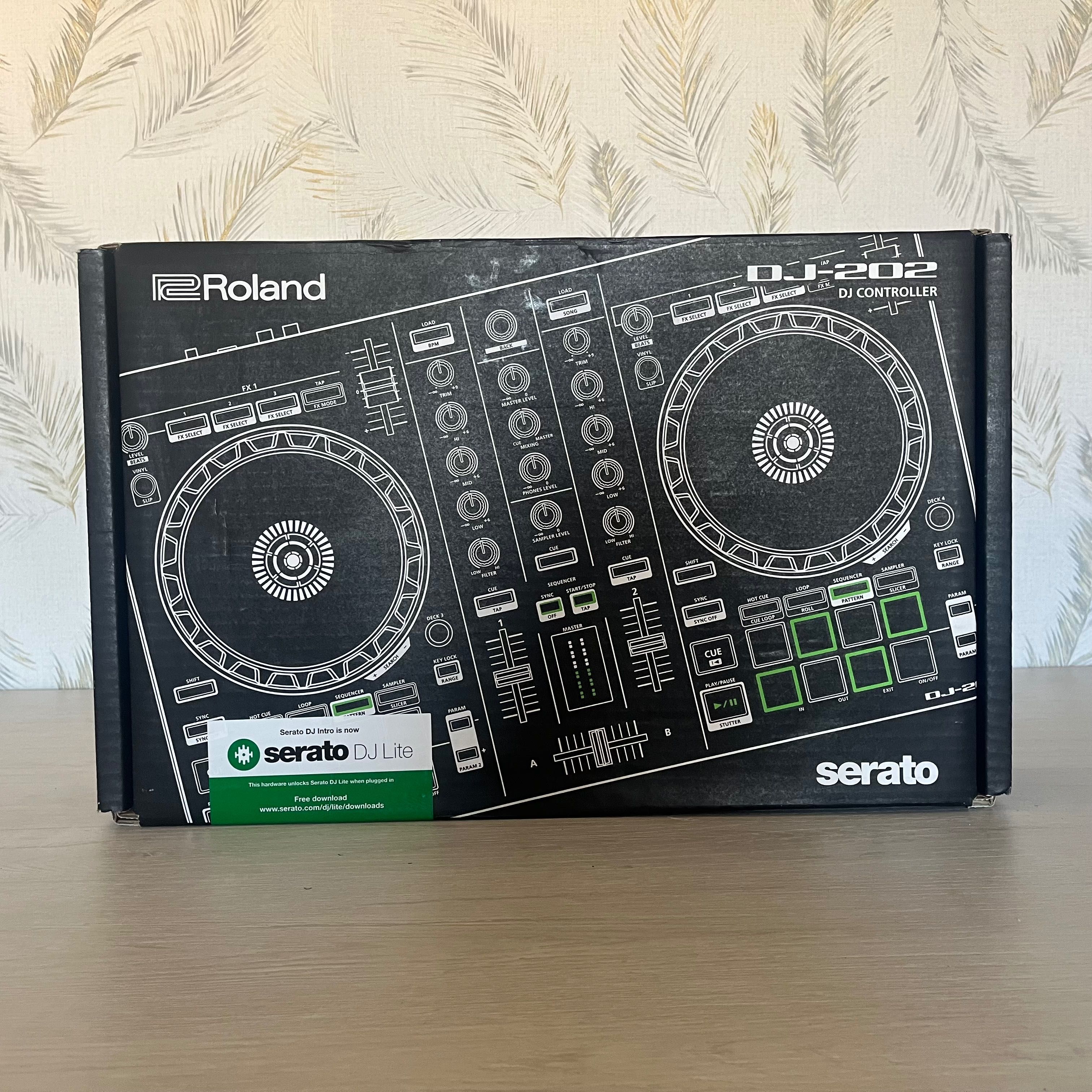 Controlador Roland DJ 202 - Serato - Como nova [Reservado]