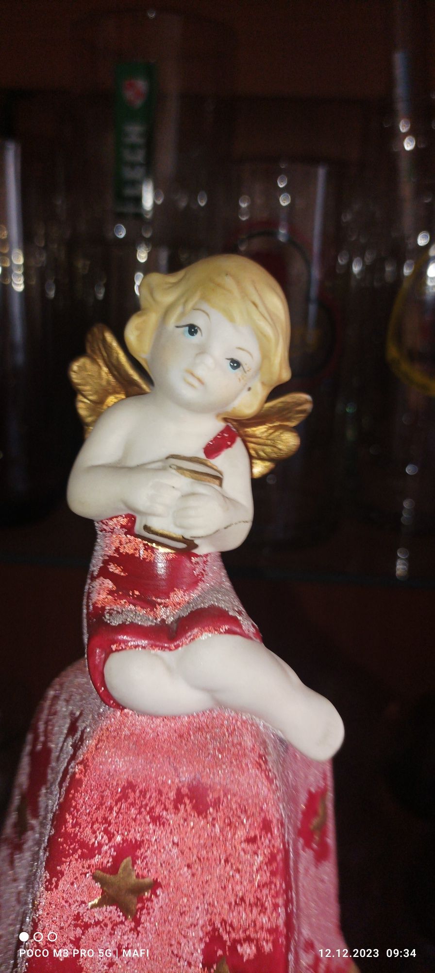 Dzwoneczek porcelanowy z aniołkiem , 15,5 cm
