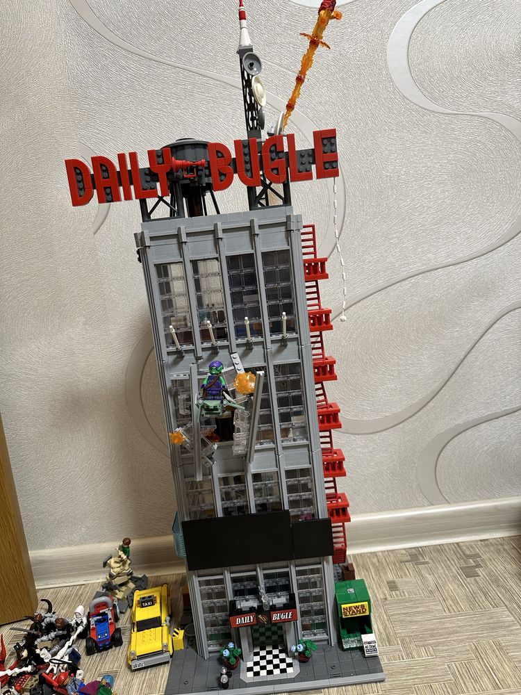 Конструктор LEGO super Heroes Marvel Людина павук : Дейлі Бьюґл (76178
