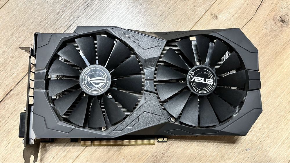 Sprzedam Asus ROG Strix Radeon RX 570 Gaming OC 4GB GDDR5