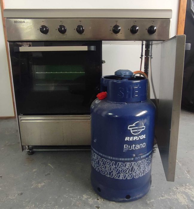 FOGÃO A GAS INOX C/PORTA BOTIJA BECKEN