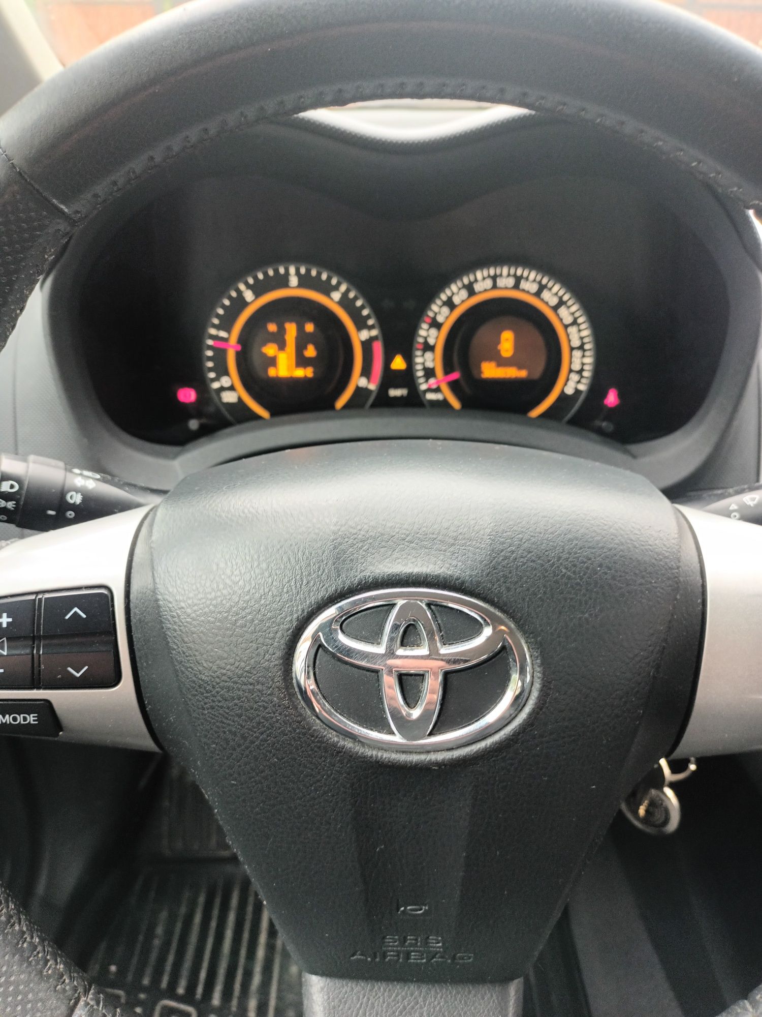 Toyota Auris 1.4D 2012r