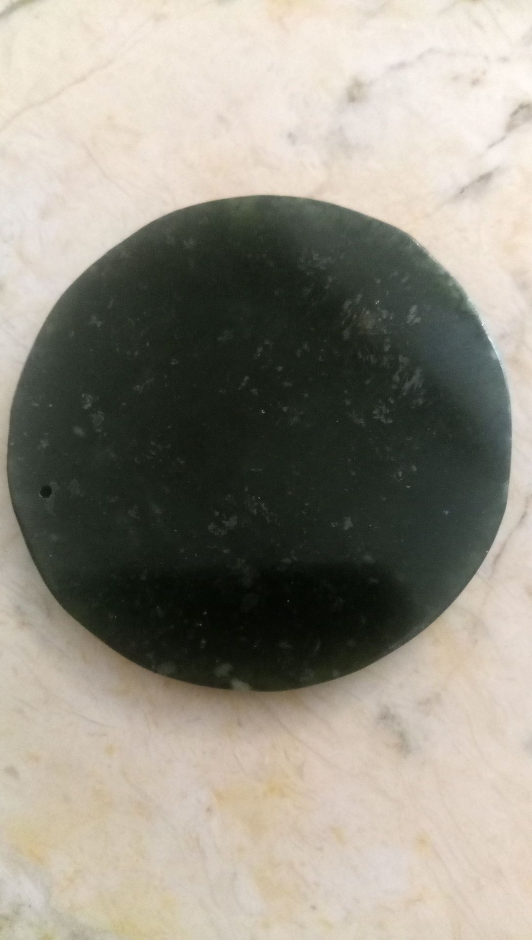 Amuleto em pedra semi-preciosa - cor de jade