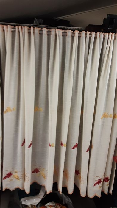 Cortina para cozinha  bordada