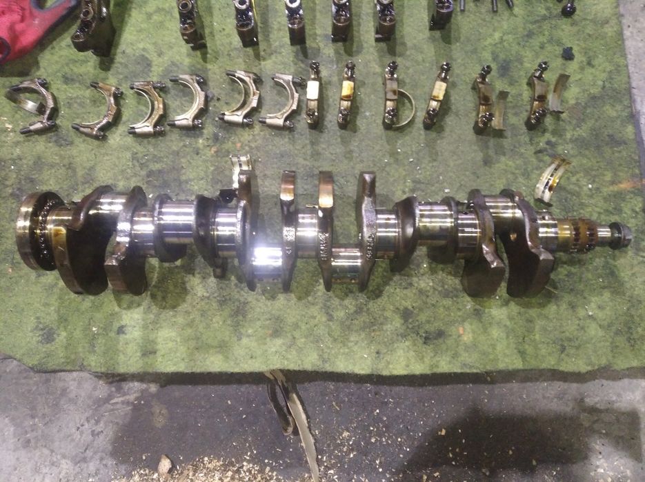 Bmw F01. F02. 6.0 v12. N74B60. Wal korbowy