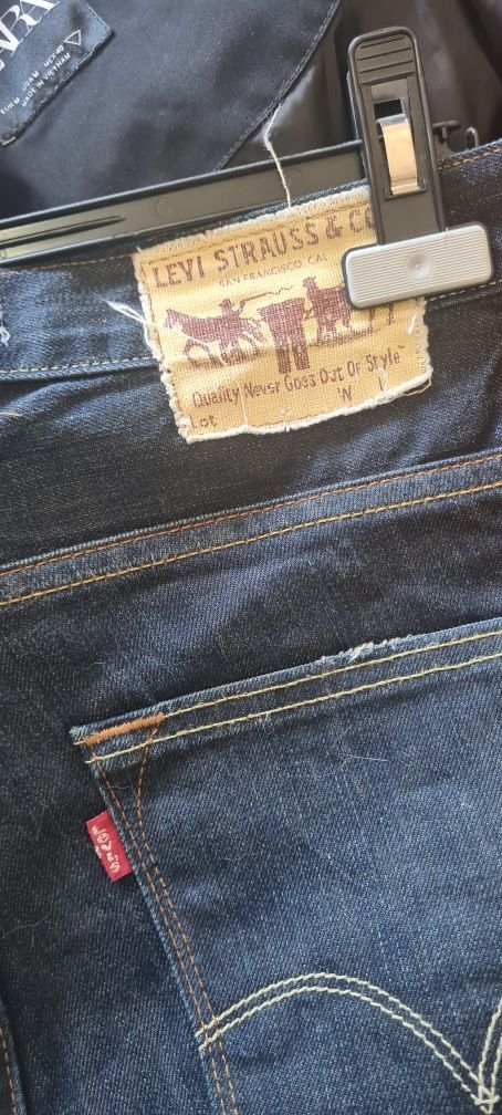 Calças levis homem