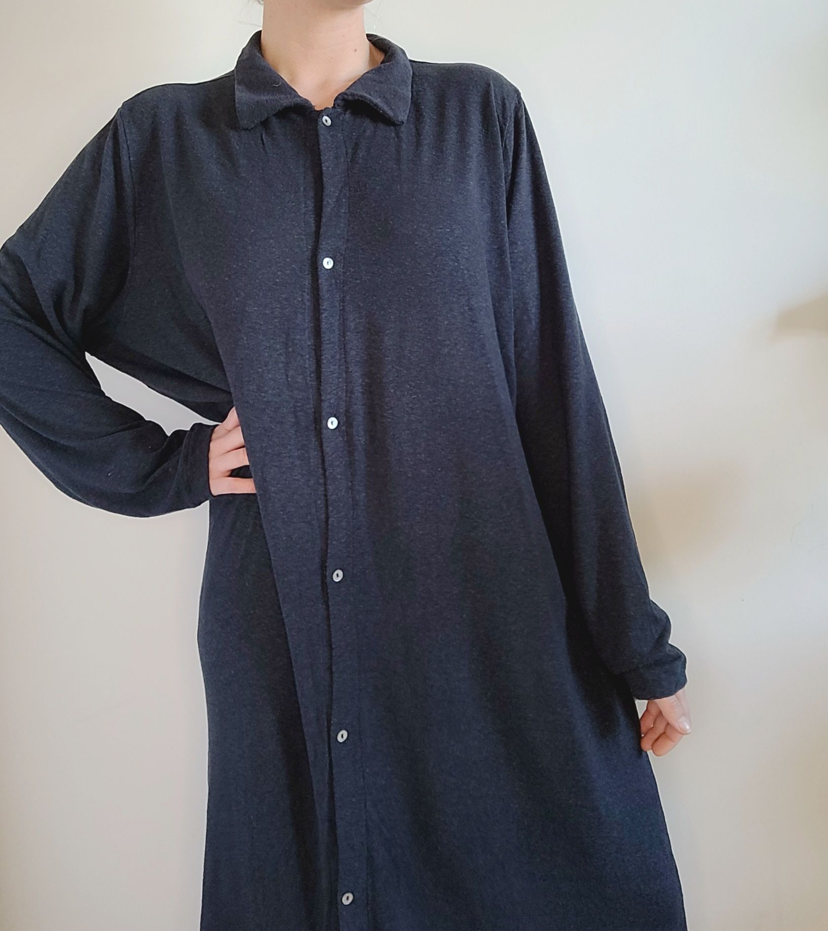 Długa lniana sukienka koszulowa z kołnierzykiem oversize H&M