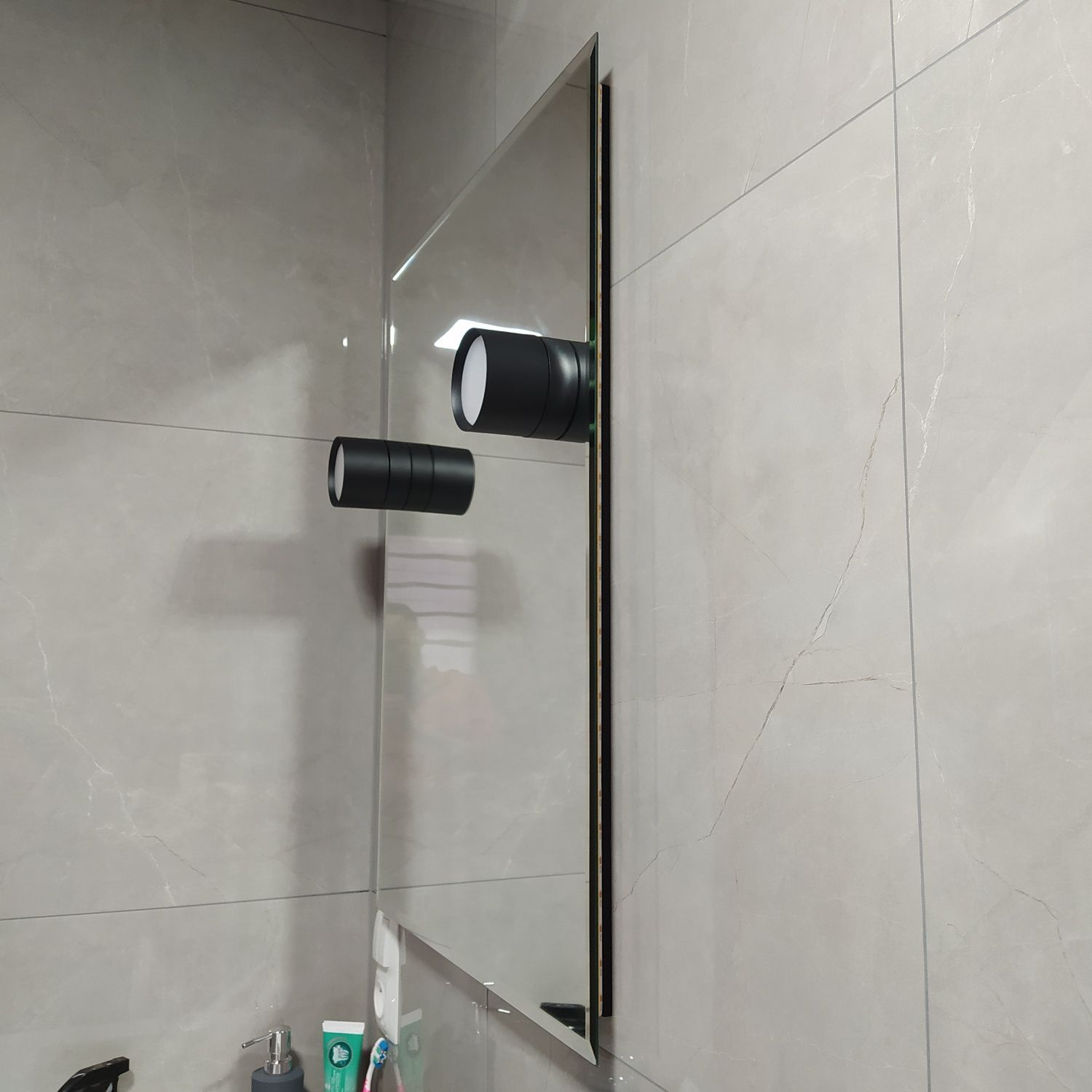 Lustro LED z matą grzewczą 60x80cm