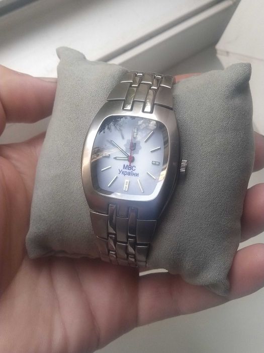 Часы наградные Omax