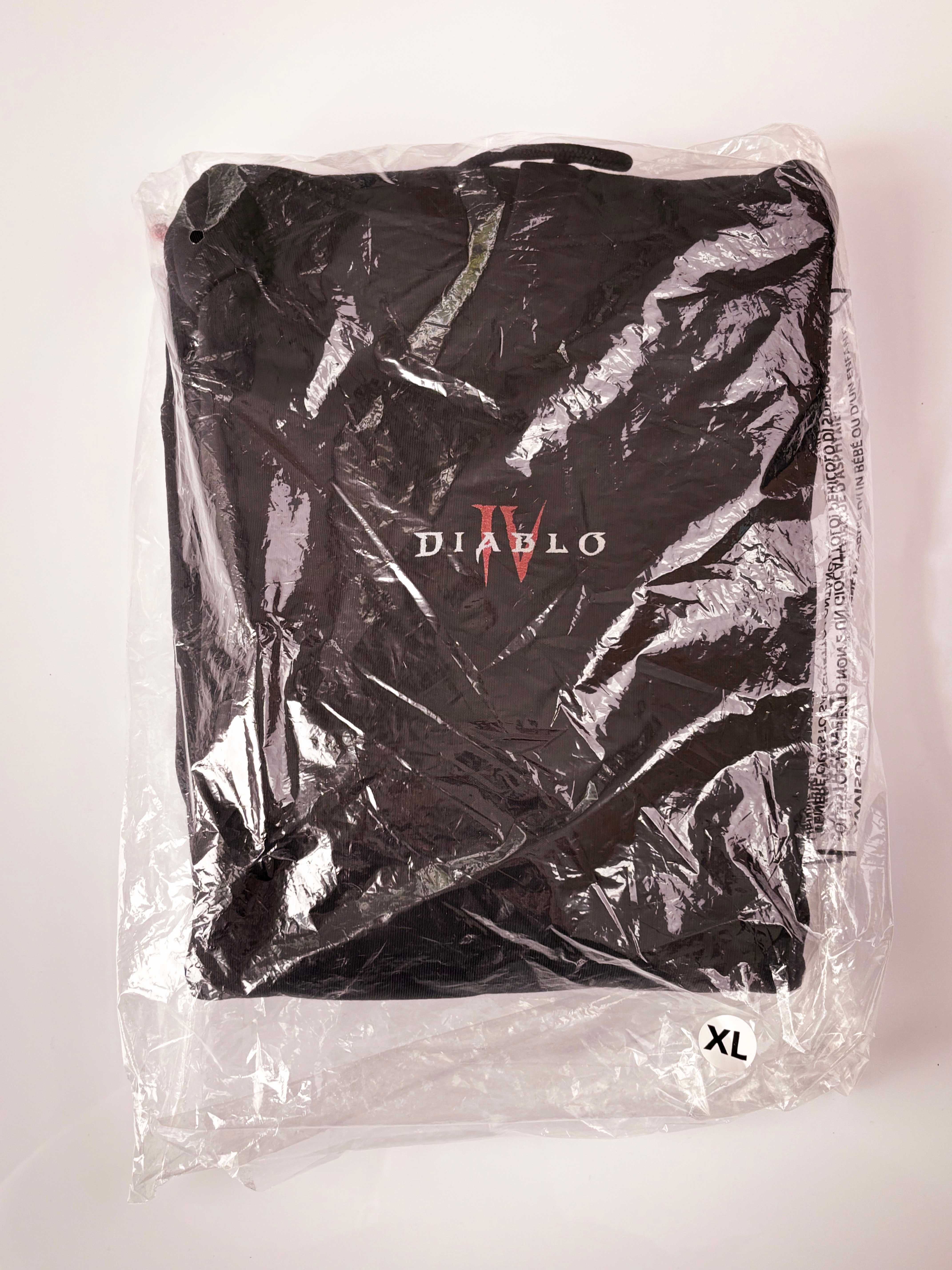 Merch Diablo IV - bluza, 2x czapka, siatka + gadżety