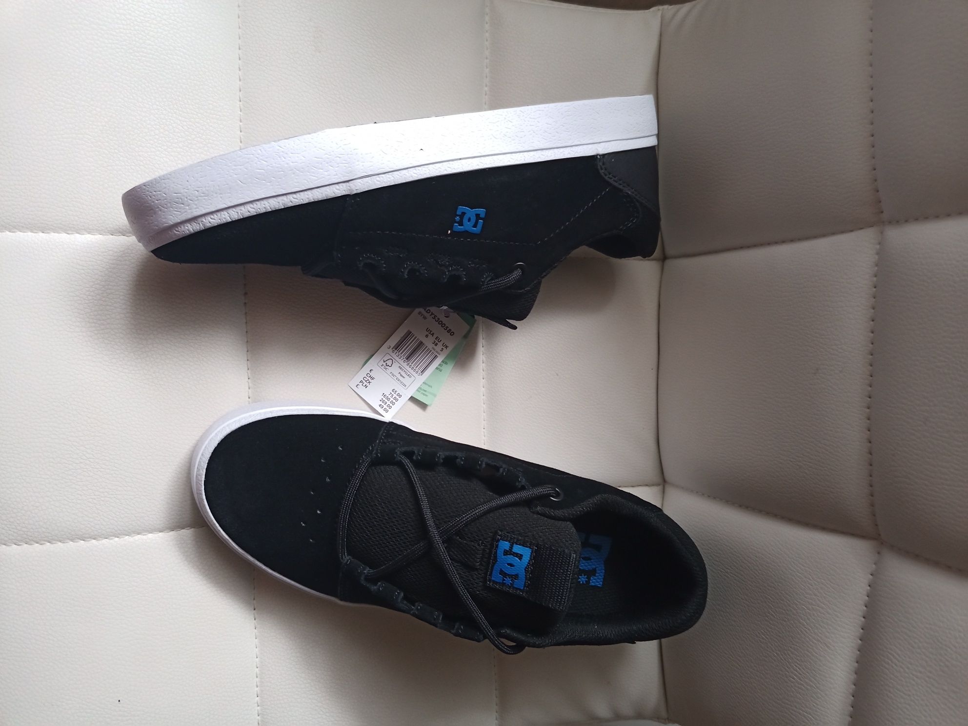 Skórzane buty DC 38 wkładka 24 cm czarne nowe   buty DC shoes Hyde