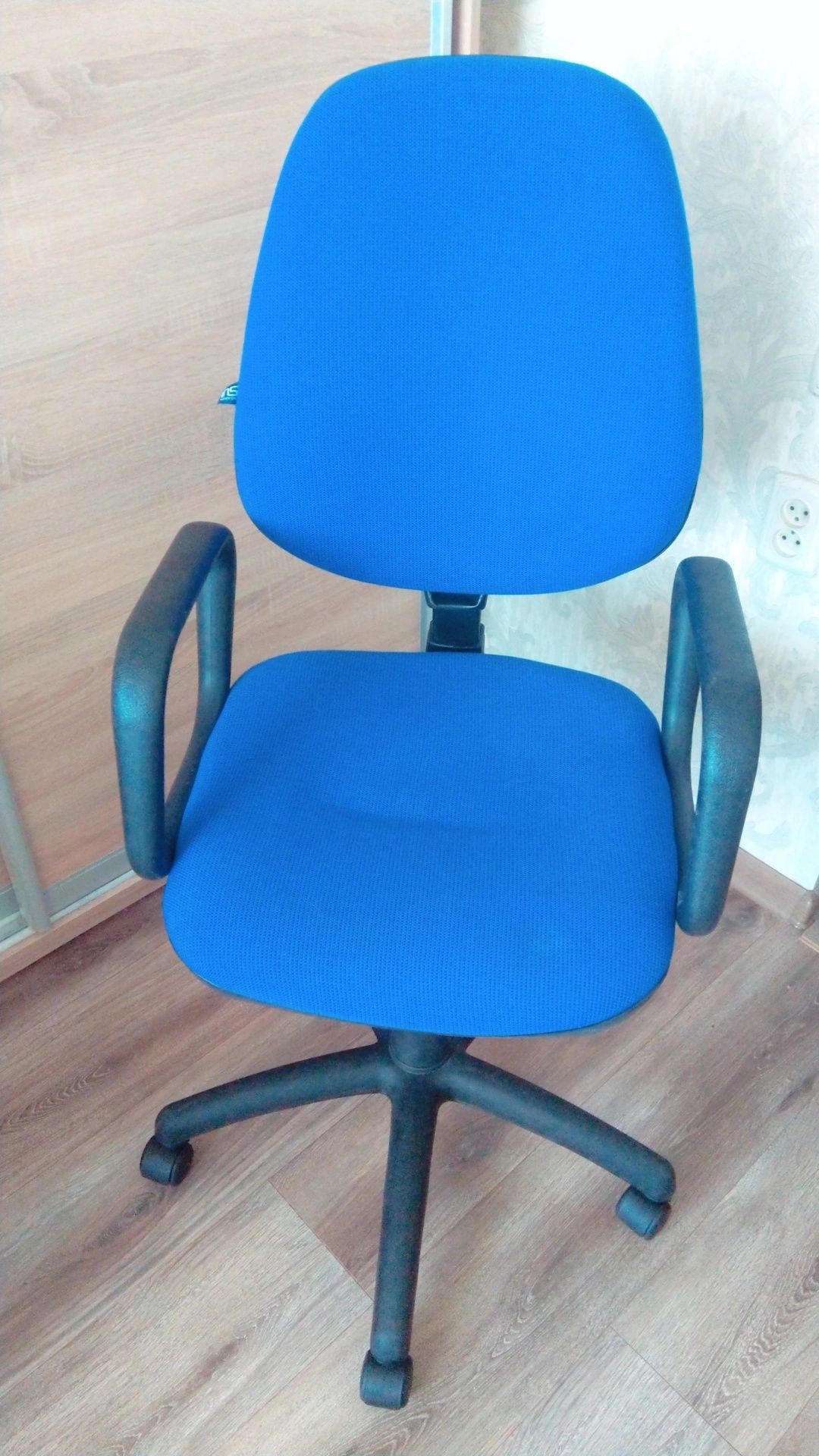 Офісне крісло / стілець / стул