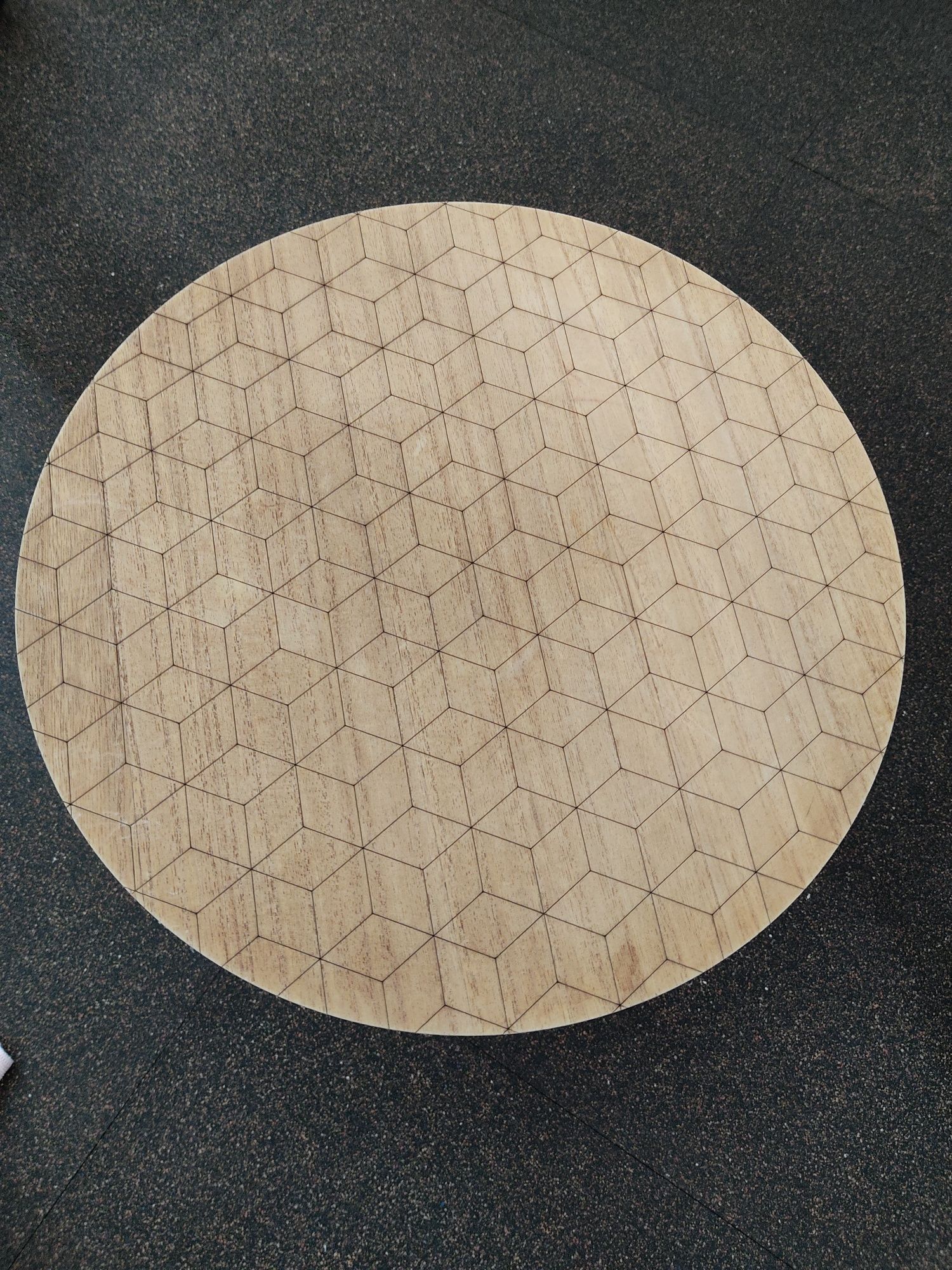 Mesa de cabeceira em contraplacado