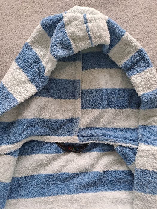 Tchibo szlafrok frotte dziecięcy, błękitno-biały w paski roz 110/116