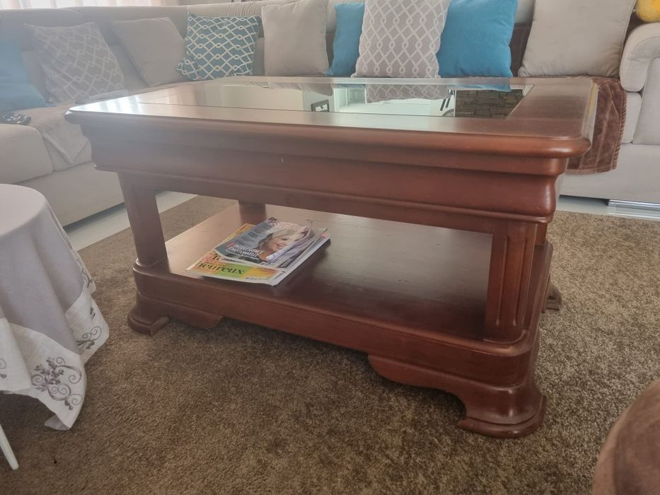 Mesa em mogno de sala