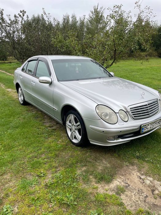 Mercedes E-Class W211