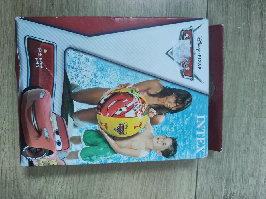 Piłka plażowa Intex auta samochody