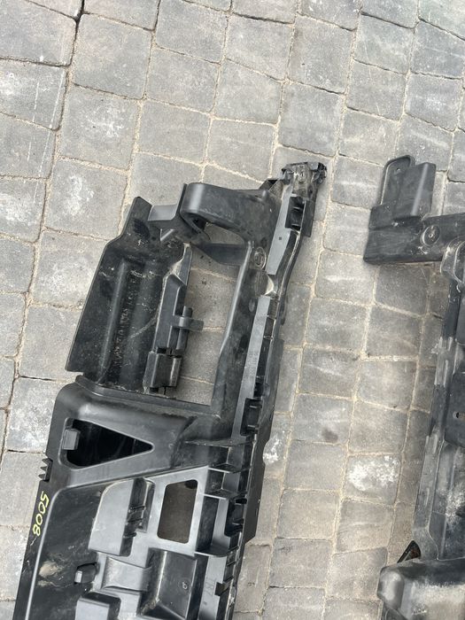 Peugeot 5008 установочна панель телевізор.