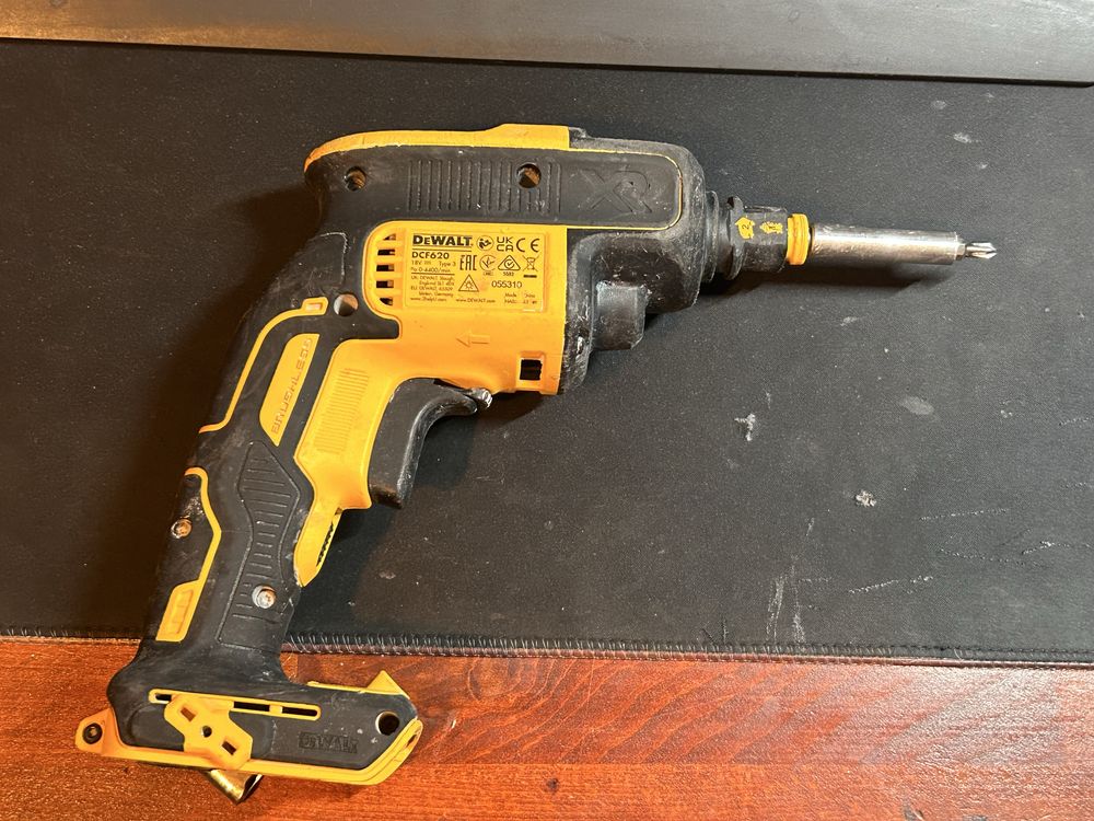 OKAZJA! Wkrętarka do płyt g-k DEWALT DCF620
