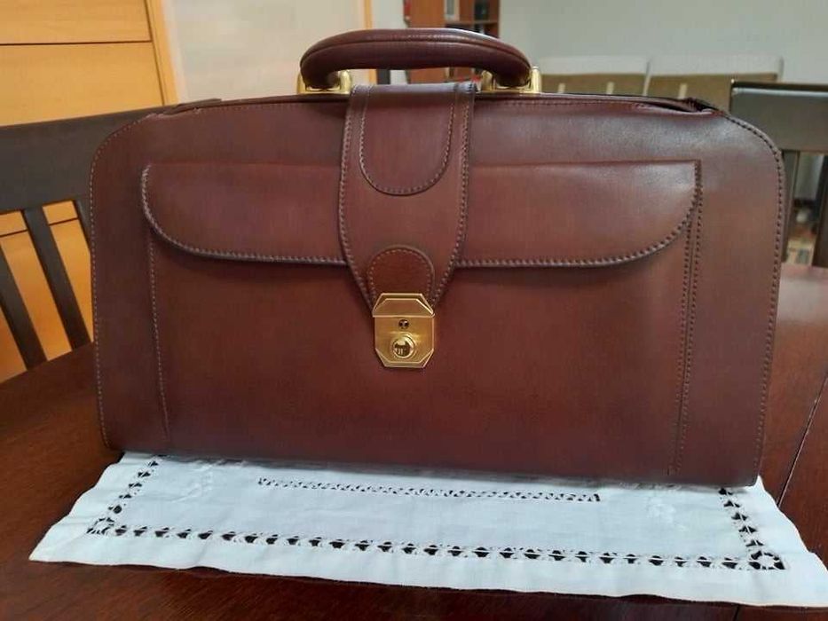 Mala de médico em pele genuina