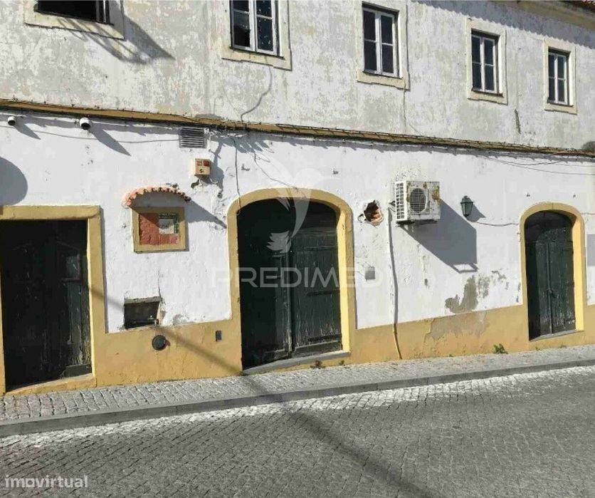 Moradia T3 Unifamiliar - Para Recuperar - Mora