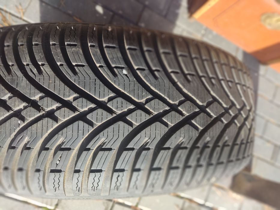 Opony zimowe 205/60R16 Kleber Cristalp HP3z felgami stalowymi