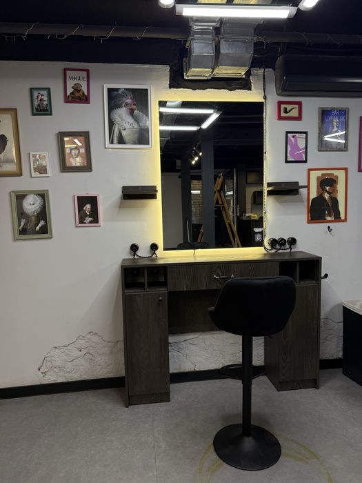 Аренда місця для бровиста /перукаря