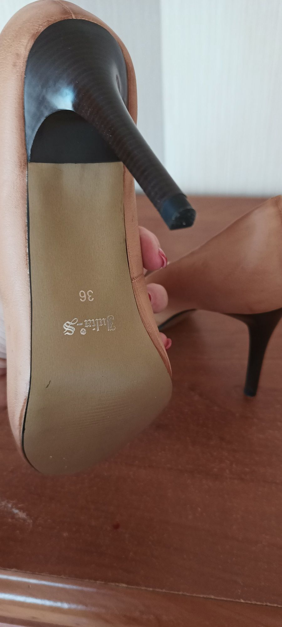 Buty damskie na obcasie rozm 36