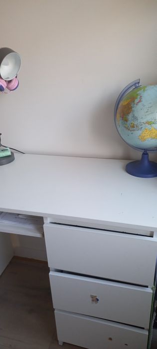 Biurko biale z szufladami