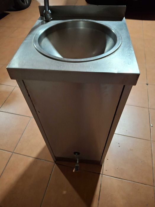 Lavatório de mãos para hotelaria