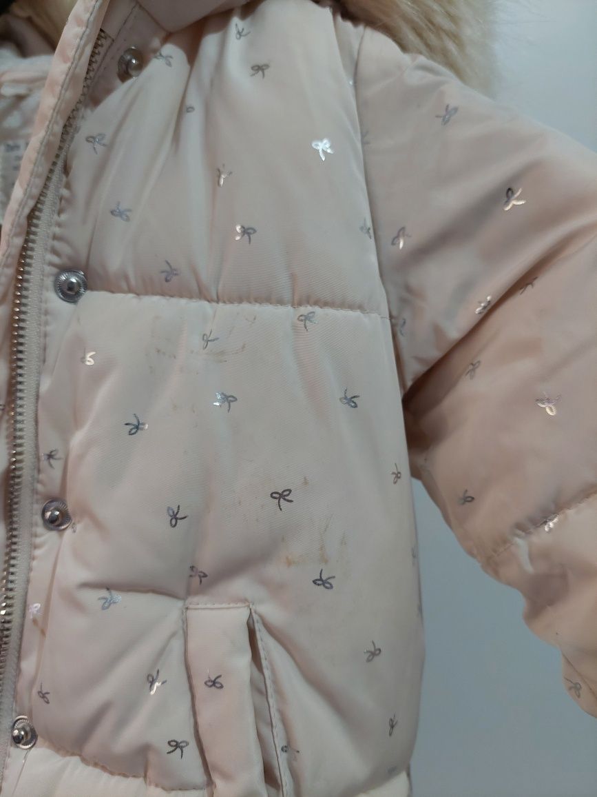 Zimowa kurtka puchowa firmy Zara rozmiar 92