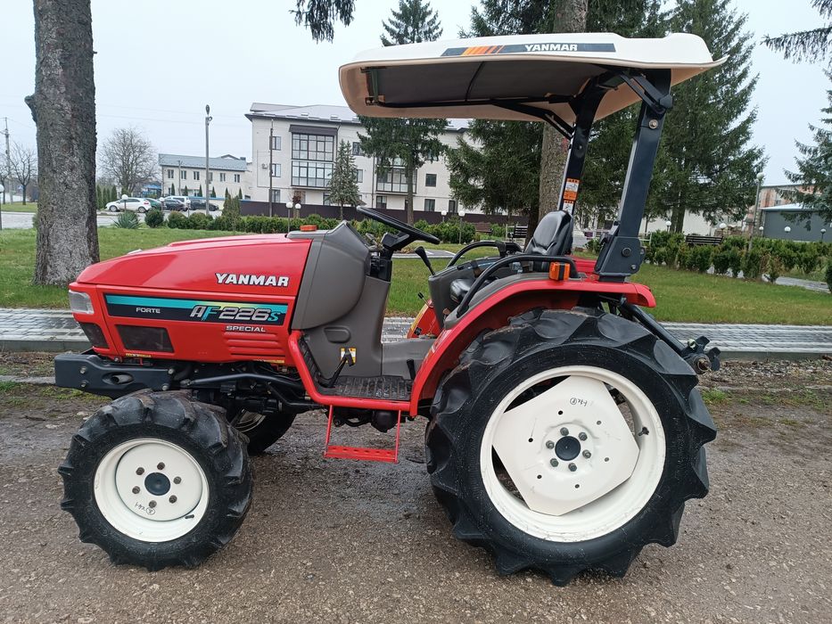 Японський мінітрактор.Трактор.