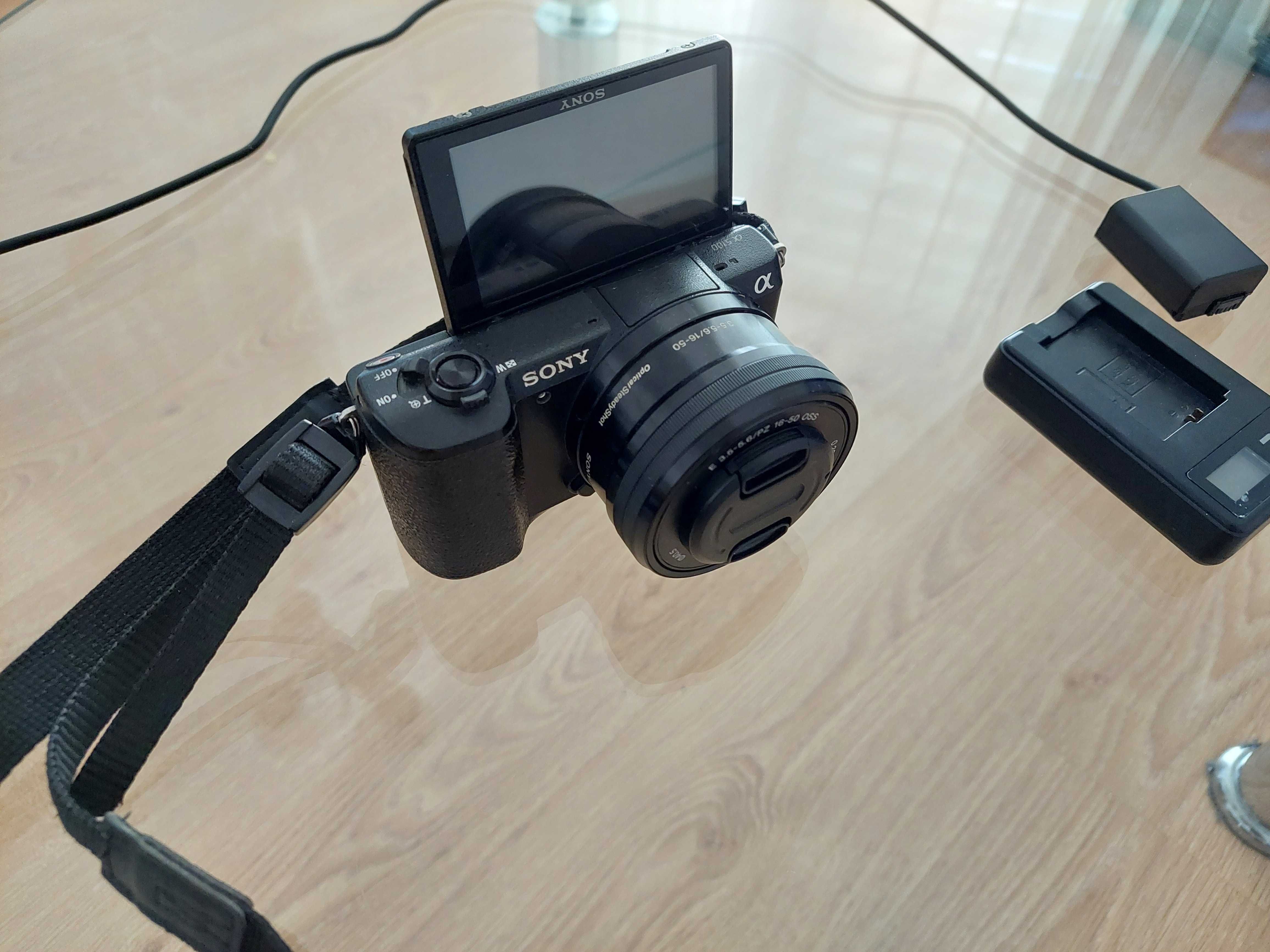 Sony a5100 obiektyw karta 8GB bateria ładowarka ślepa bateria