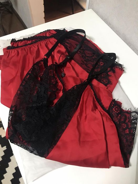 Жіночий нічний комплект