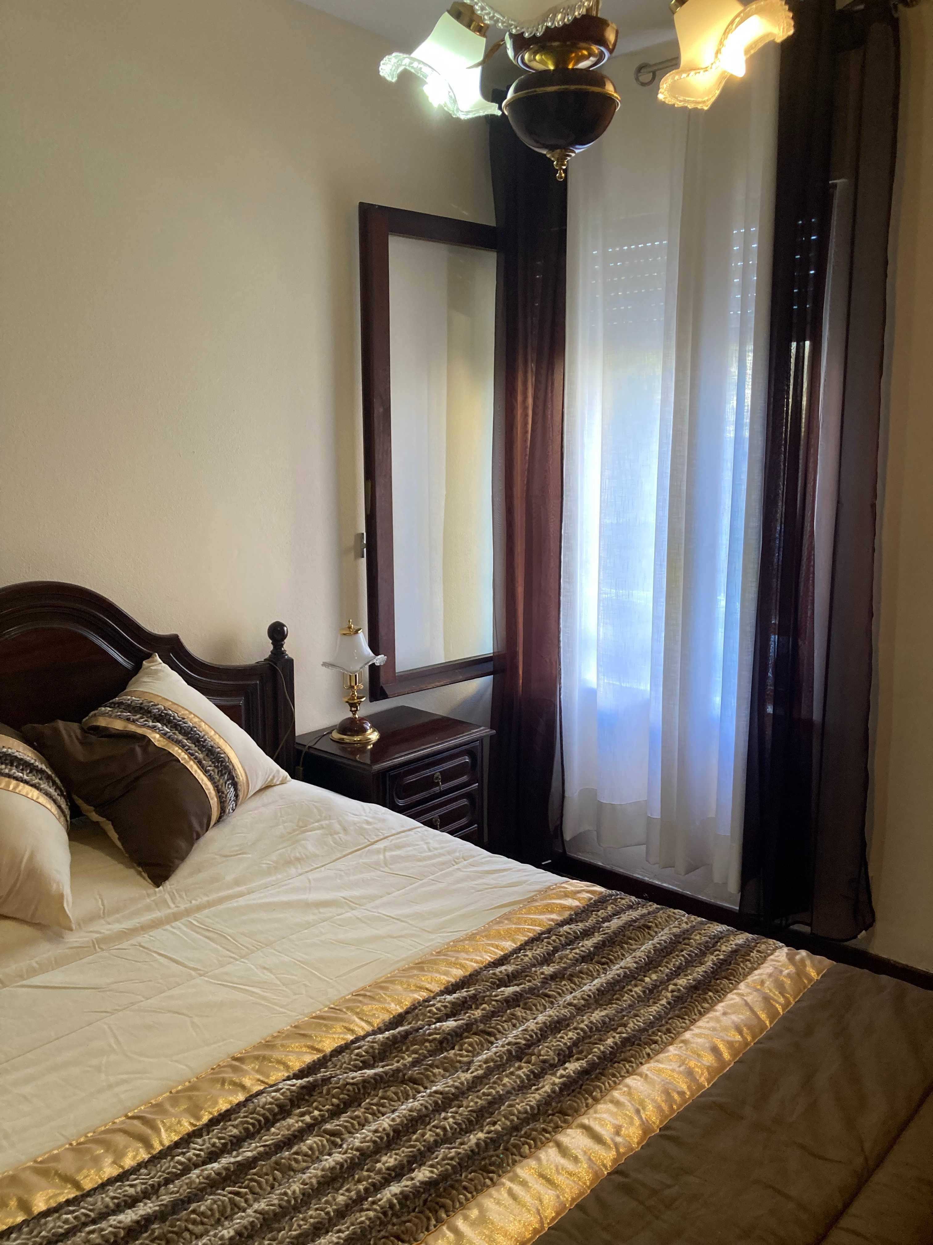 Quarto a menina estudante ou trabalhadora