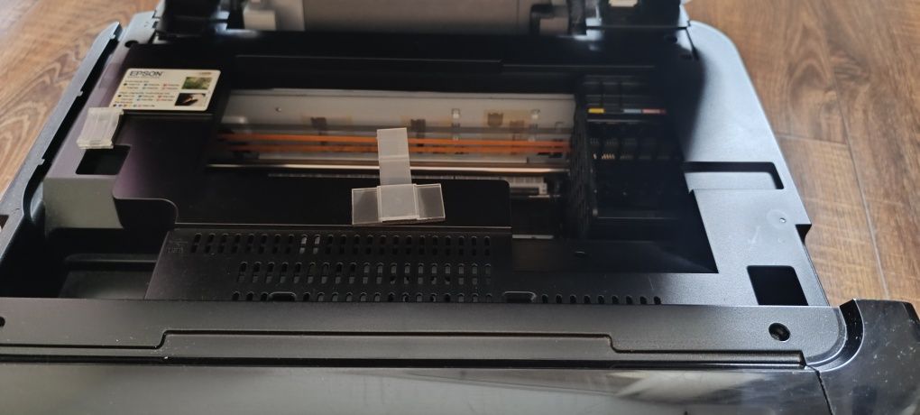 Принтер Epson Stylus Photo TX659 | Не работает печатающая головка

Про