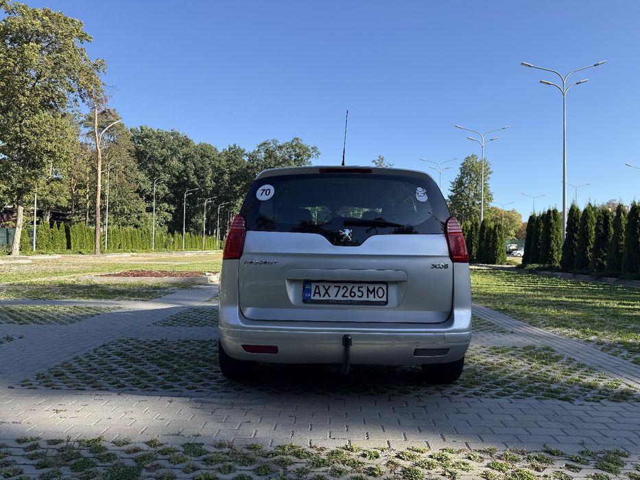 Продам Peugeot 5008 1.6 hdi 2010 дизель