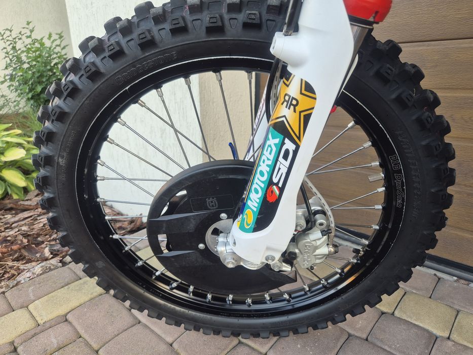 Husqvarna Fe 350 model 2022 Rockstar Super stan 141 h (KTM)