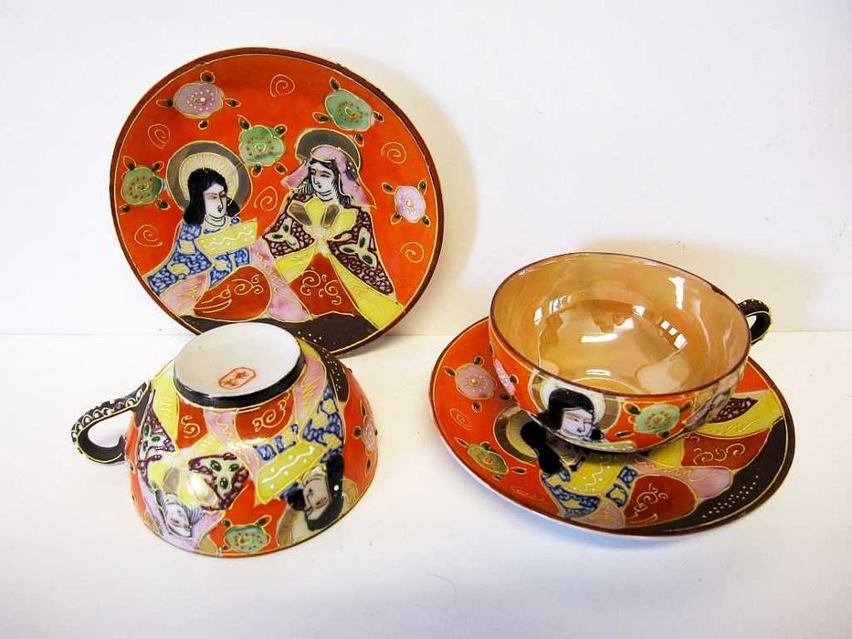 2 antigas chávenas de chá asiáticas pintadas à mão e assinadas