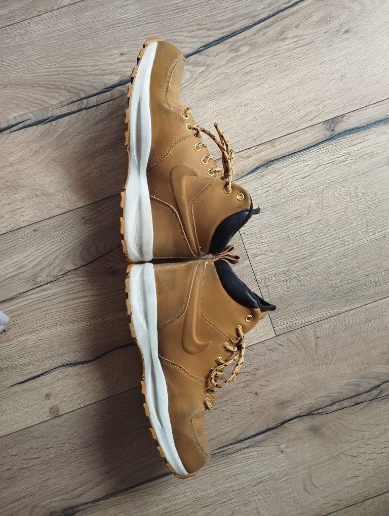 Buty jesienno- zimowe Nike Manoa