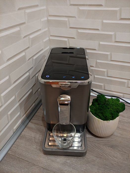 Кофемашина зернова Severin KV 8090