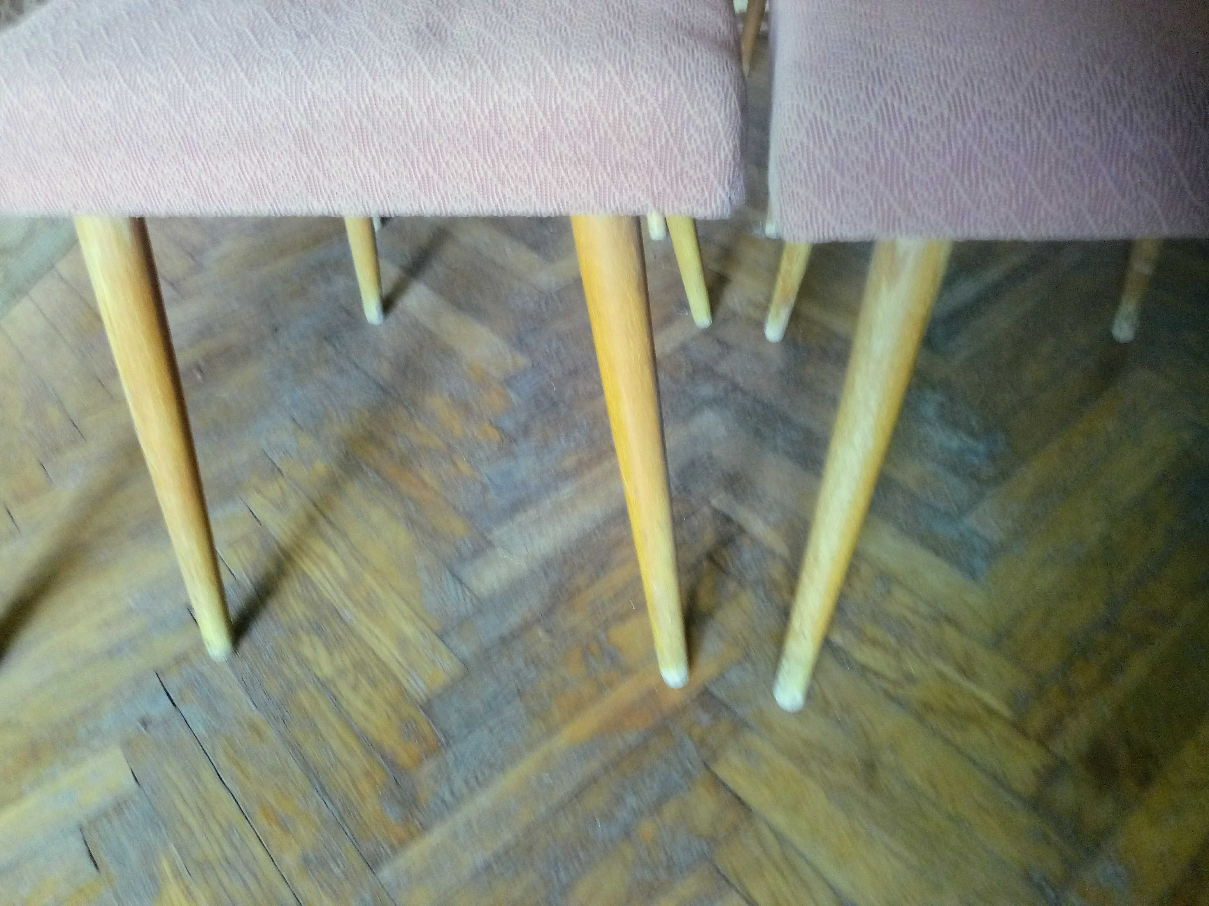 4 krzesła tapicerowane patyczaki. PRL