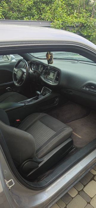 Продам dodge challenger 3.6