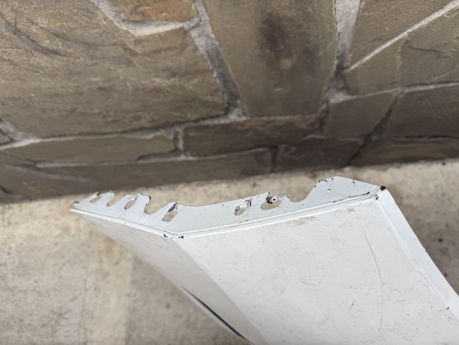 BMW ix, бампер передний правая часть